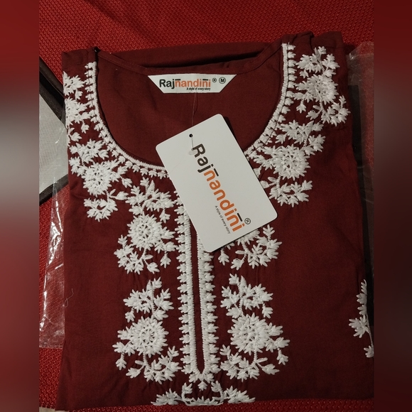 Rajnandini Kurta set with Dupatta - Picture 3 of 6